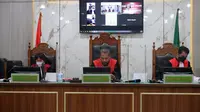 Pengadilan Negeri Depok menggelar persidangan kasus penusukan terhadap anggota TNI hingga meninggal dunia. (Liputan6.com/Dicky Agung Prihanto)