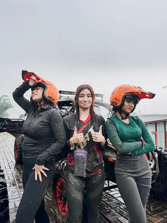 Enggak Takut Kotor, Ini 7 Momen Seru Fuji Main Off-Road Barang Sahabat