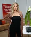 Khloe Kardashian ikut berbahagia saat ini lantaran tengah menanti kelahiran seorang bayi yang merupakan buah cinta kekasihnya, Tristan Thompson, dengan mantan kekasihnya, Jordy C. (AFP/Bintang.com)