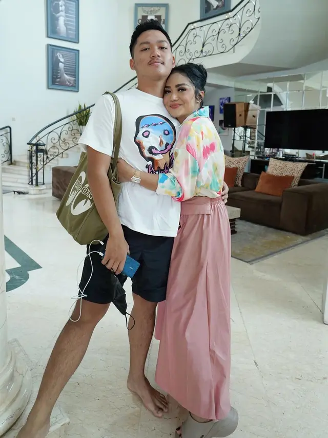 Krisdayanti dan Azriel (Instagram/krisdayantilemos)