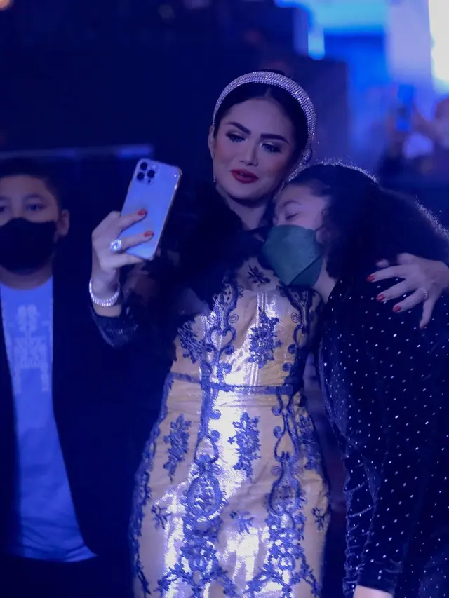 Krisdayanti dan Raul Lemos