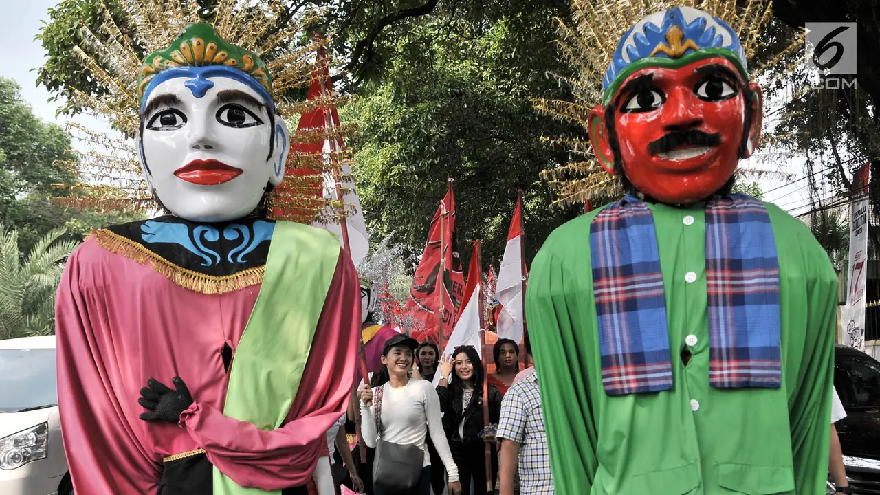 PDIP Bawa Wanita-Wanita Cantik Daftar Bakal Caleg ke KPU