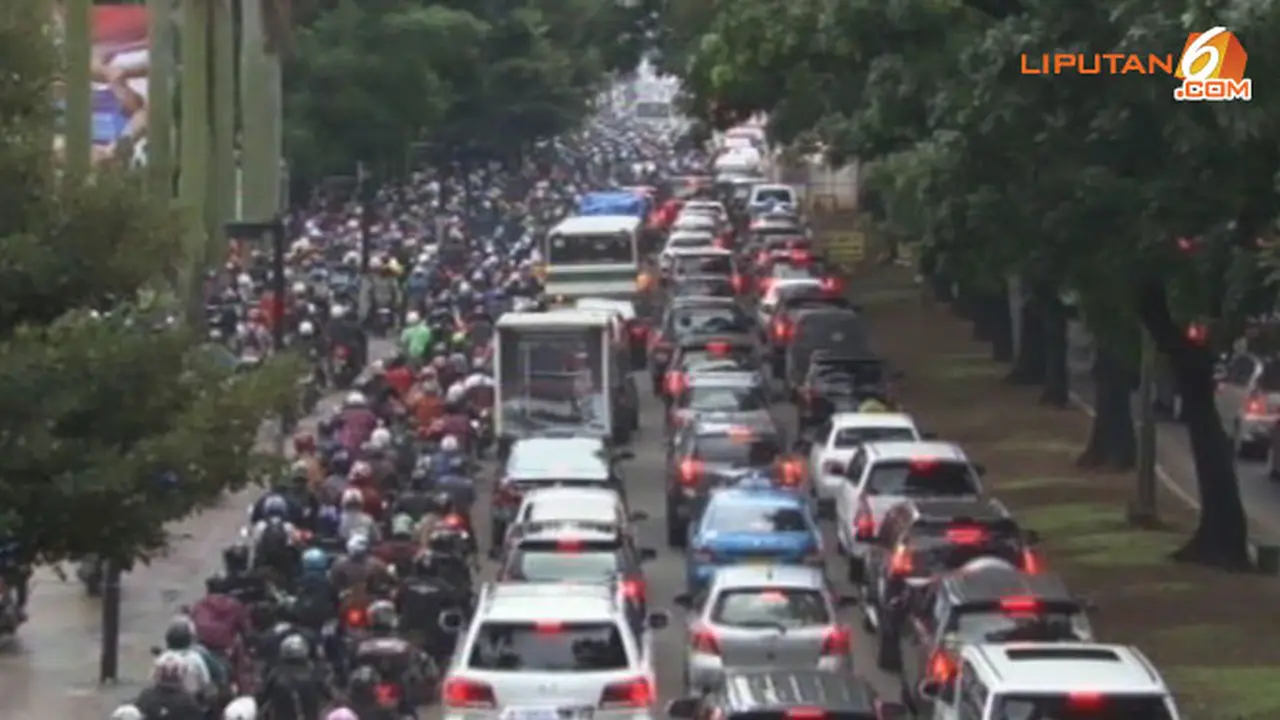 macet-sudirman-140129-b.jpg