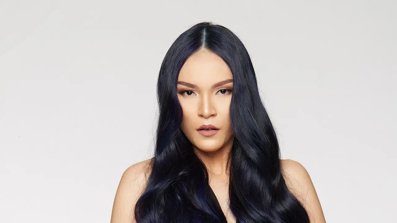 [Bintang] Ogah dengan Dandanan Monoton, Produk Ini Tawarkan Transformasi Warna Rambut yang Super Unik!
