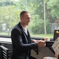 Gak harus jawab cepat, yang penting kamu yakin sama apa yang kamu sampaikan (copyright Freepik)