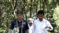 Kepala Badan Pengusahaan Batam (BP Batam), Muhammad Rudi, bersama Menteri Pariwisata dan Ekonomi Kreatif (Menparekraf) RI, Sandiaga Salahuddin Uno, mengunjungi Desa Wisata Kampung Tua Bakau Serip, Nongsa, pada Selasa (31/5/2022).