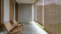 11 Model Teras Tanpa Tanaman Tapi Tetap Adem, Inspirasi Lahan Minimalis