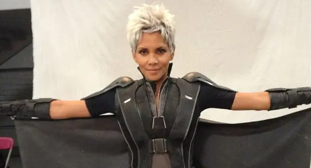 Halle Berry saat syuting X-Men: Days of Future Past.