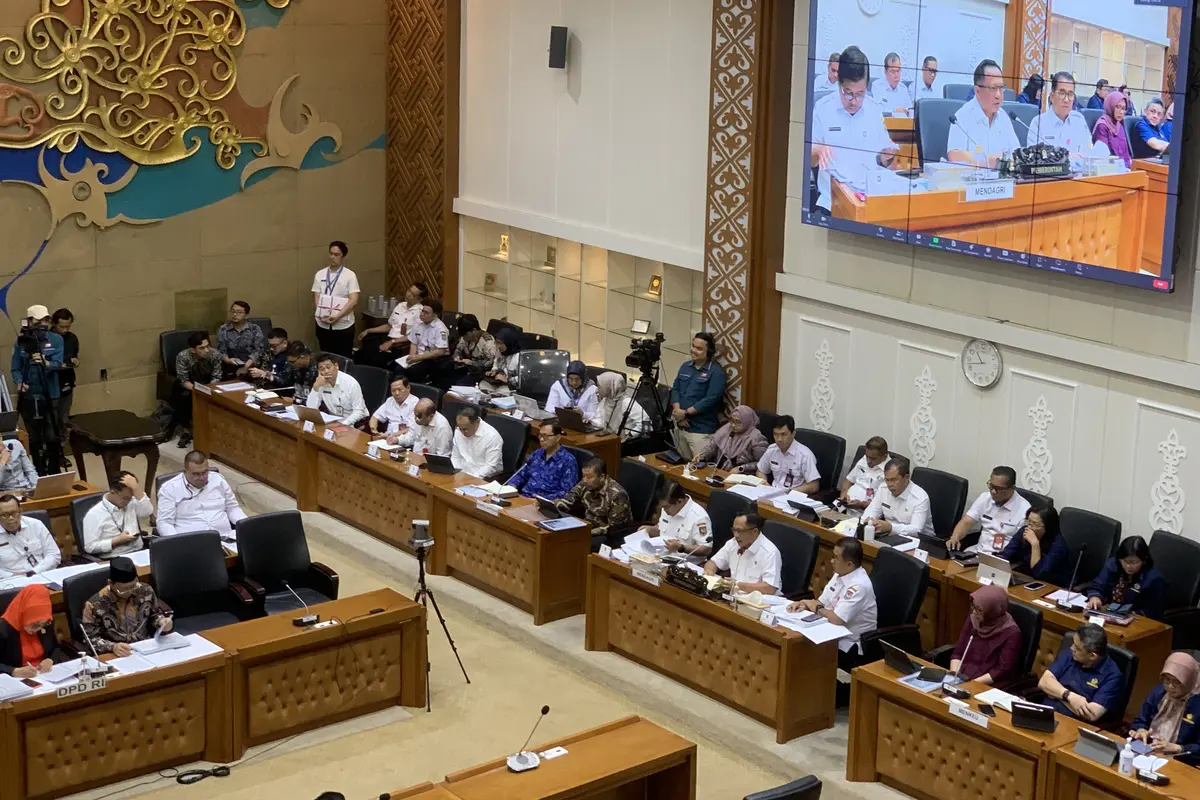 Badan Legislasi (Baleg)  DPR menggelar rapat kerja bersama Kemendagri membahas RUU Daerah Khusus Jakarta (DKJ) pada Rabu (13/3/2024).