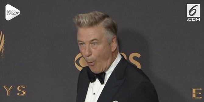 VIDEO: Berebut Parkir, Alec Baldwin Pukul Seorang Pria