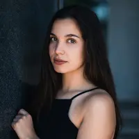 Ilustrasi makeup menutupi pipi tembam. (Unsplash.com/Miguel Runa).