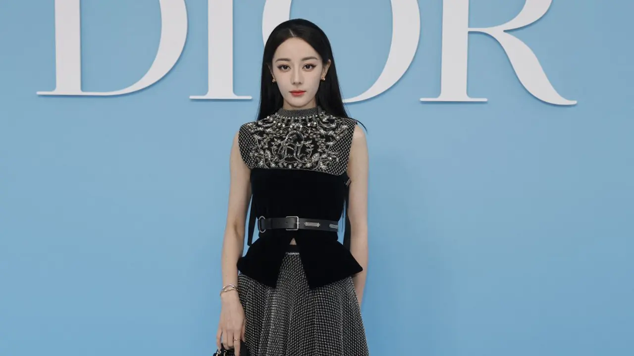Dilraba Dilmurat Lewatkan Makan Malam demi Peran, Turun 3 Kg