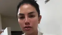 Nikita Mirzani ngamuk saat Lolly berkomentar di Instagram Live bahwa uang sakunya di London habis. Ia tak habis pikir Rp 50 juta habis dalam 3 minggu. (Foto: Dok. Instagram @nikitamirzanimawardi_172)