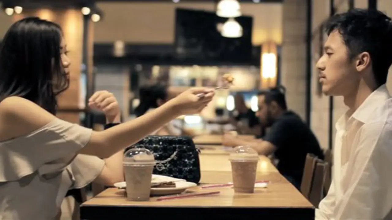 Menanti Senja/Copyright YouTube