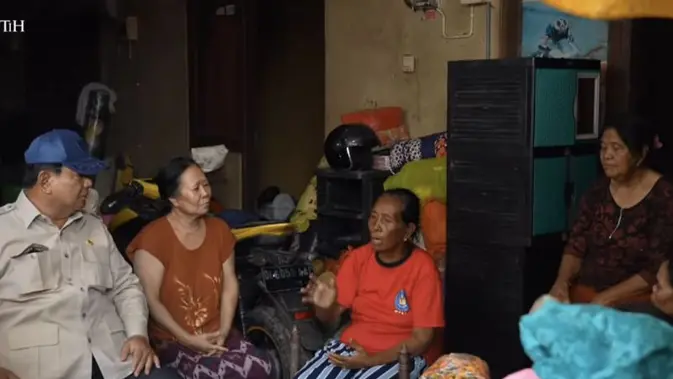 Ibu-Ibu Korban Banjir Bali Curhat ke Prabowo
