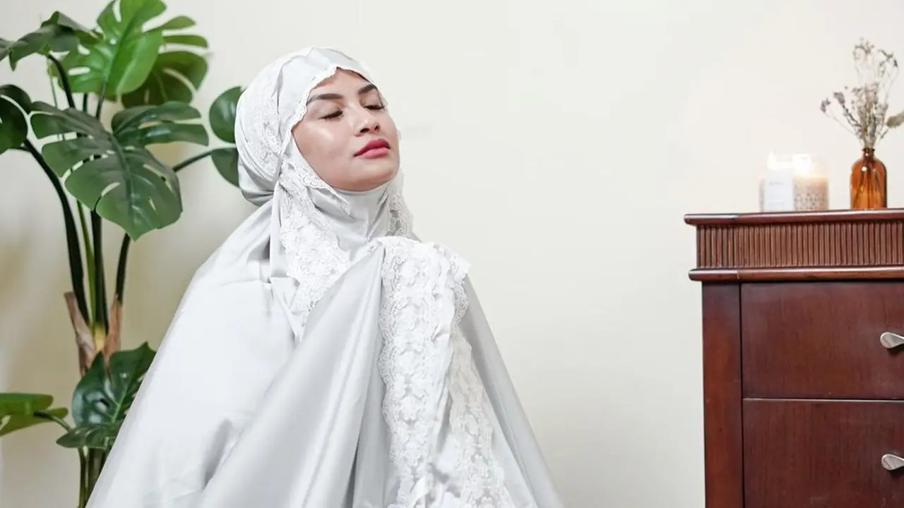 Vanessa Angel dalam kenangan.