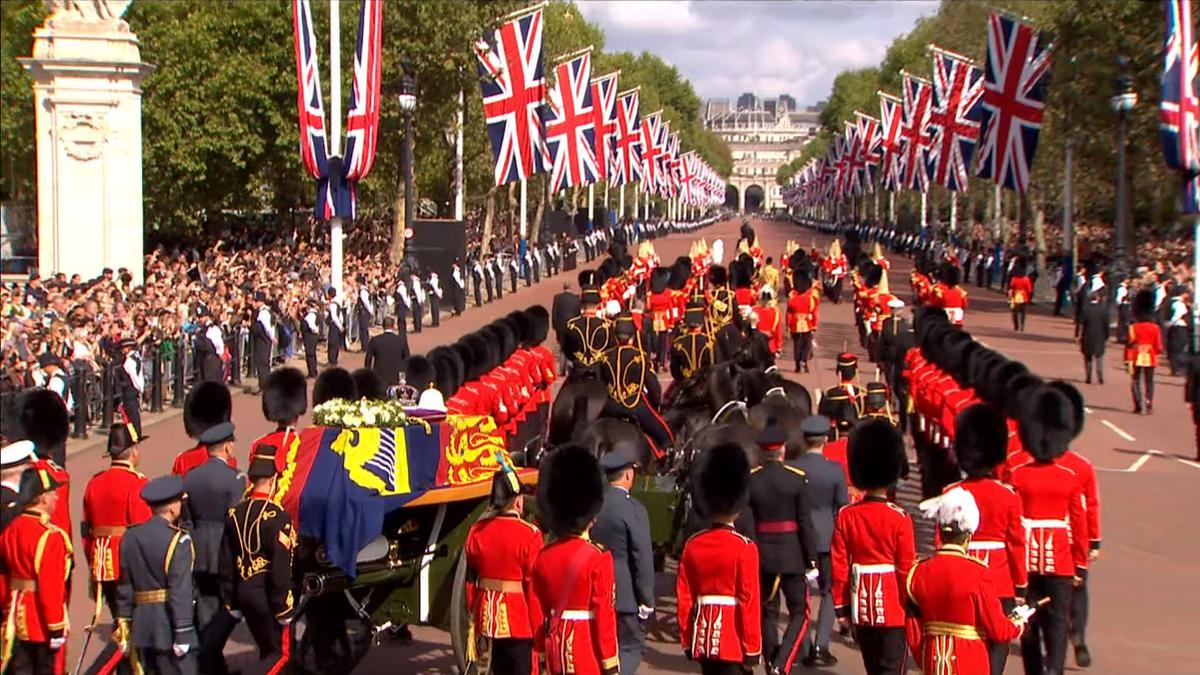 Ratu Elizabeth II Tinggalkan Buckhingham Palace untuk Terakhir Kali - Vimarsana News