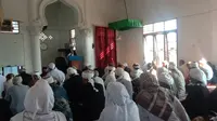 Perayaan Idul Adha oleh jemaah Tarekat Naqsabandiyah Al Kholidiyah Jalaliyah tersebut lebih cepat dilakukan dari ketetapan Pemerintah Indonesia