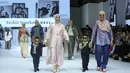Kolaborasi Brand Zaskia Sungkar dan Nagita Slavina di JFW 2025. [Adrian/Fimela]