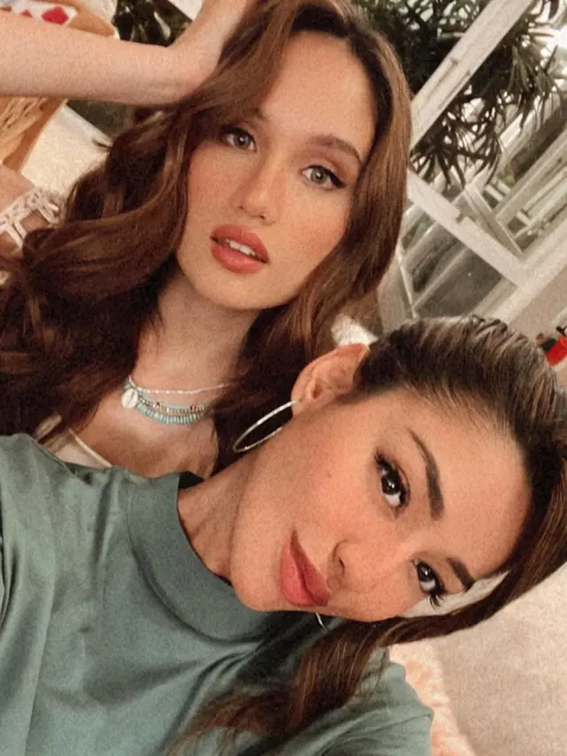 8 Potret Persahabatan Cinta Laura dan Susan Sameh, Kompak Banget
