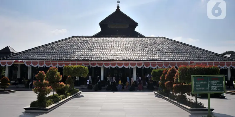 FOTO: Jejak Syiar Islam di Masjid Agung Demak