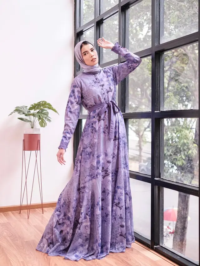 6 Potret Sabrina Chairunnisa Kenakan Hijab Mirip Perempuan Dubai, Cocok Jadi Inspirasi Outfit Bukber