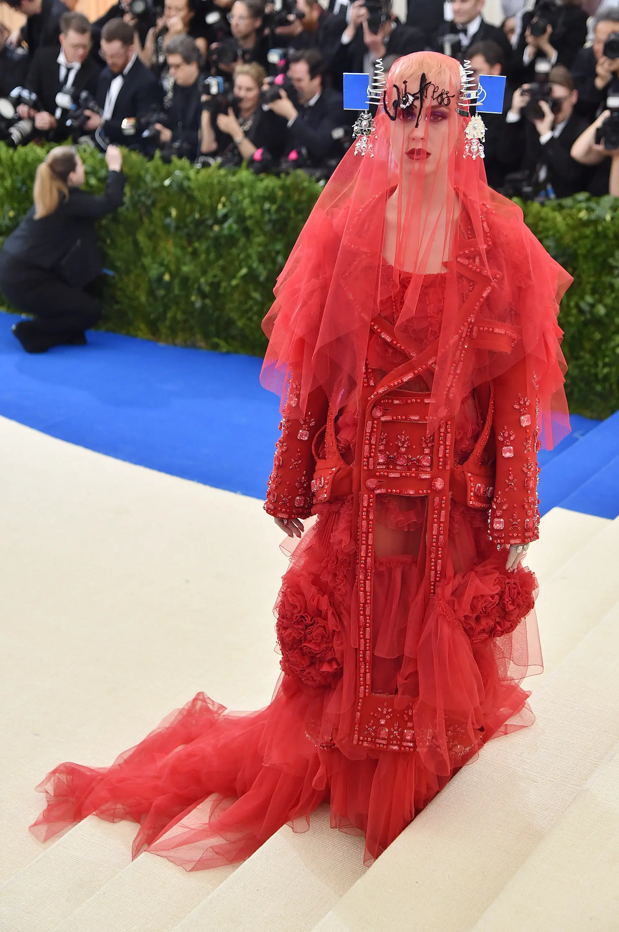 Katy Perry di Met Gala 2017. (AFP/Bintang.com)