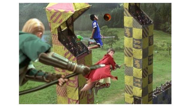 7 Potret Orang Minta Fotonya Diedit Agar Terbang Lebih Tinggi Ini Kocak Banget