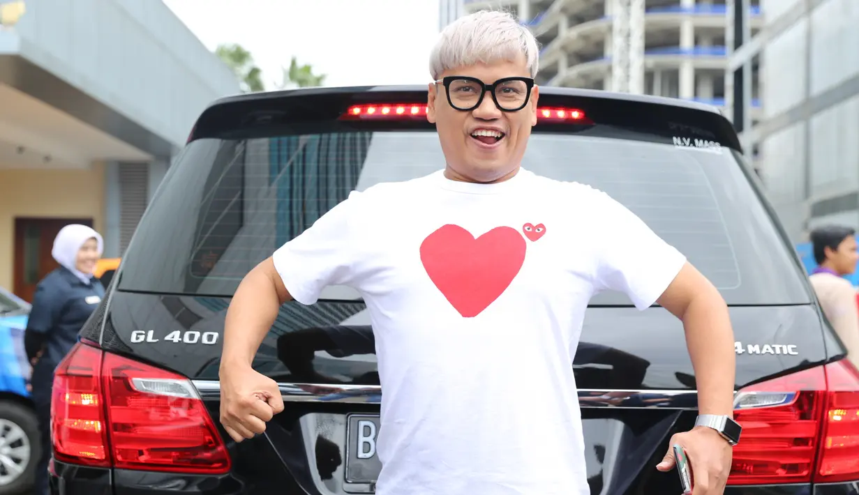 Liburan ke Amerika bukan lah sesuatu yang baru bagi Uya Kuya dan keluarganya. Di pergantian tahun nanti, keluarga yang selalu kompak ini berencana akan kembali ke negeri Paman Sam tersebut. (Adrian Putra/Bintang.com)