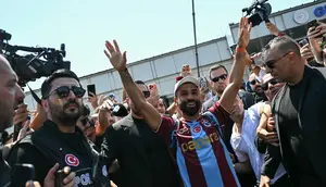 Disambut Bak Pahlawan di Turki, Mohamed Salah Selangkah Lagi Gabung Trabzonspor