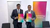 President Director and Chief Executive Officer IOH, Vikram Sinha dan Senior Vice President of Telecom NVIDIA, Ronnie Vasishta menandatangani MoU tentang pembentukan lanskap teknologi Indonesia di MWC 2024, Barcelona. Credit: IOH