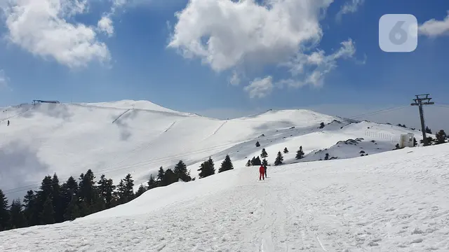Mengabadikan Hamparan Salju di Gunung Uludag, Bursa, Turki dengan Kamera Galaxy S10 Plus. Liputan6.com/Nila Christina Yulika