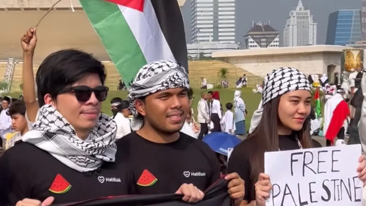 Penampilan Publik Figure Turun Kejalan untuk Aksi Bela Palestina di Monas