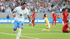 Pemain Uruguay, Darwin Nunez melakukan selebrasi setelah mencetak gol ke gawang Bolivia pada laga Grup C Copa America 2024 di MetLife Stadium, East Rutherford, New Jersey, Jumat (28/06/2024) WIB. (AFP/Charly Triballeau)