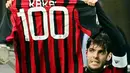 3. Kaka - Bintang AC Milan asal Brasil ini memiliki nama asli Ricardo Izecson dos Santos Leite. Julukan Kaka bermula dari panggilan adiknya Diago untuk dirinya yang saat itu tidak bisa menyebutkan nama Ricardo. (AFP/Giuseppe Cacace)