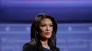 Elaine Quijano bersiap menjadi moderator tunggal debat perdana Cawapres AS di Longwood University, Virginia, Selasa (4/10). Quijano, warga asli Chicago keturunan Filipina, yang menjadi moderator AS-Asia pertama dalam debat pilpres AS. (AFP Photo)