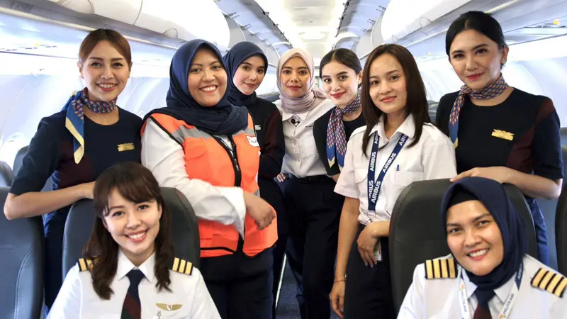 Pelita Air mempersembahkan penerbangan khusus "Kartini Flight" yang melibatkan pilot dan awak kabin perempuan
