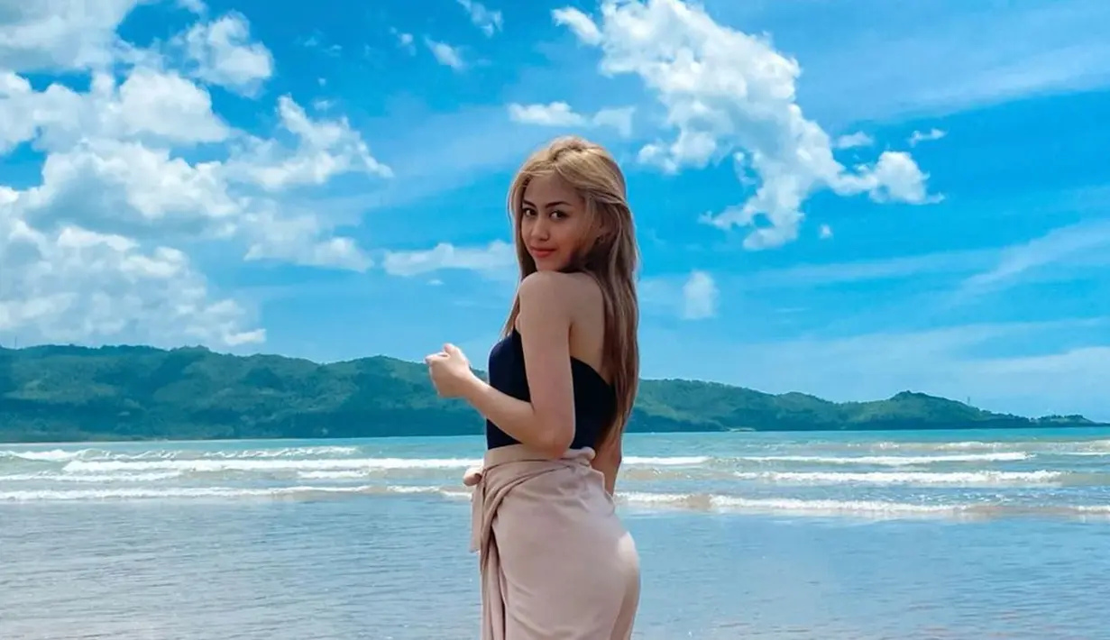 Melalui akun Instagram, Sisca JKT48 cukup aktif mengunggah berbagai kegiatannya. Bahkan, ia juga sering memperlihatkan momen saat tengah liburan. (Liputan6.com/IG/@jkt48sisca)