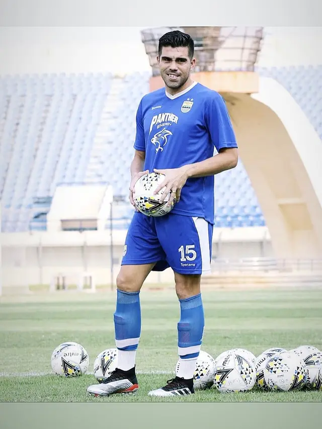 6 Potret Fabiano Beltrame, Bek Persib Bandung Jadi WNI