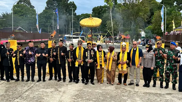 Wali Kota Bontang Resmi Buka Erau Pelas Benua, Tekankan Pentingnya Harmoni dan Warisan Budaya 