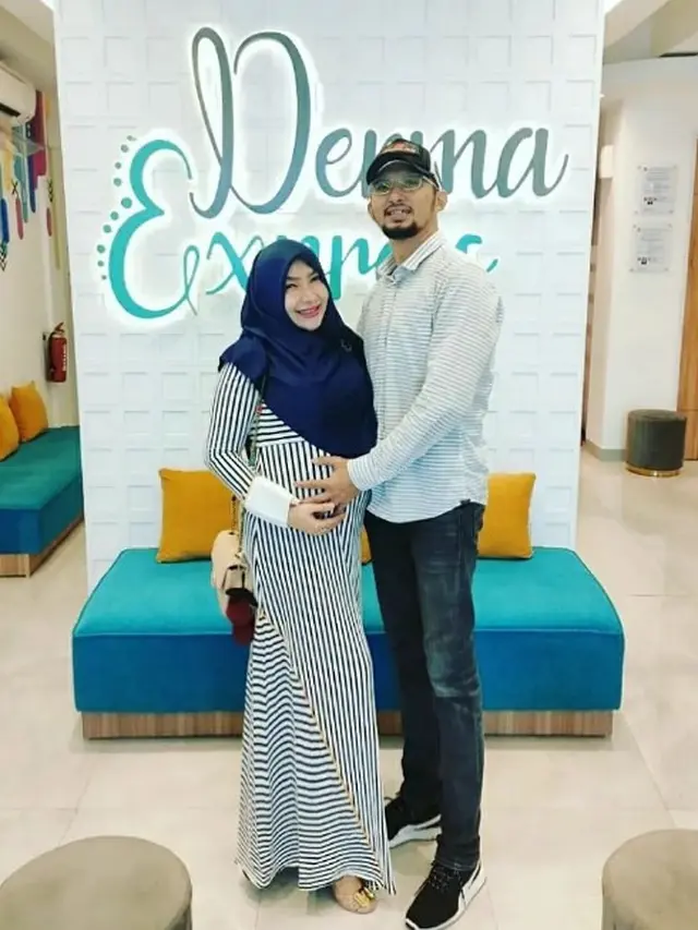 6 Potret Roro Fitria Pamer Baby Bump, Curi Perhatian