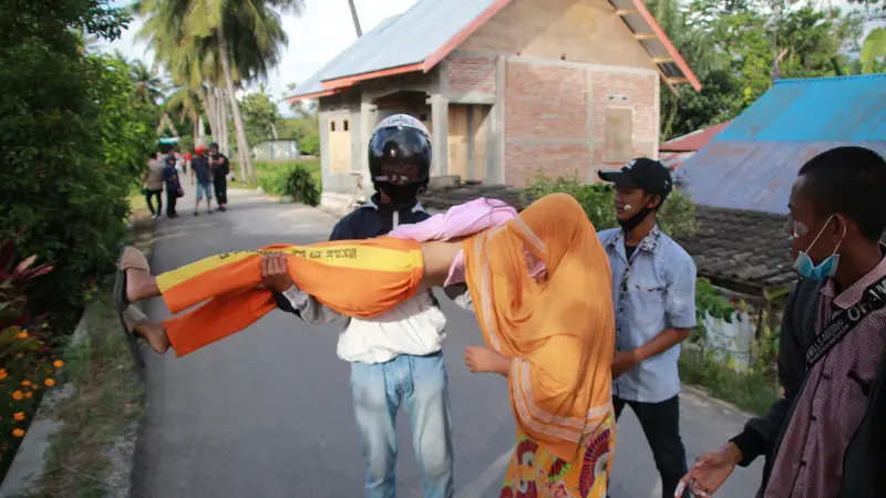 Gas Air Mata Masuk Pemukiman