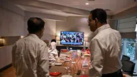 Capres Anies Baswedan sarapan bareng wakil presiden ke 10 dan ke-12 RI Jusuf Kalla (JK) di Discovery Ancol, jelang kampanye akbar di JIS, Jakarta Utara, Sabtu (10/2/2023). ( Foto: Tim Anies)