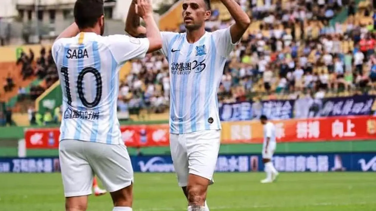 Eran Zahavi, bomber Guangzhou R&F di Liga China.