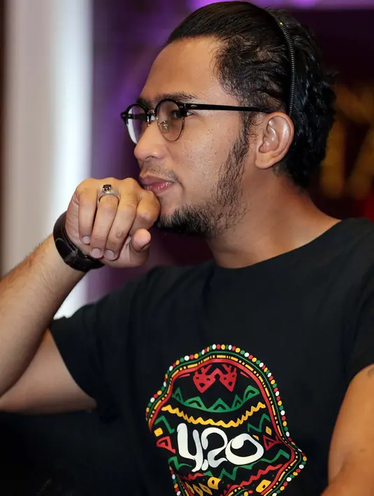 Pemeran Ustadz Jefri Al Buchori dalam film Hijrah Cinta itu tersadar saat dirinya dalam kondisi kurang baik. Suara takbir membuat ketika itu yang membawanya untuk berhijrah. (Deki Prayoga/Bintang.com)