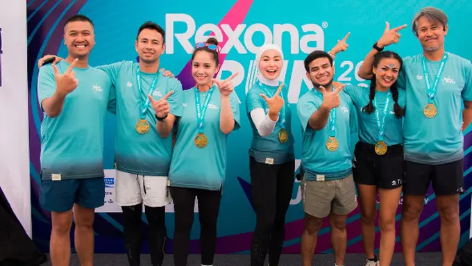 Penampilan Publik Figure Ikuti Ajang Kompetisi Lari