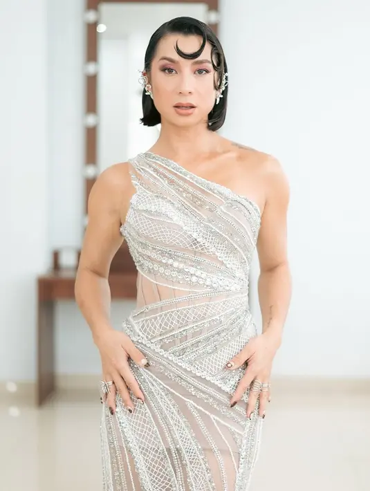 <p>Jennifer Bachdim sukses curi perhatian saat hadiri TikTok Awards Indonesia 2024. [@jenniferbachdim]</p>