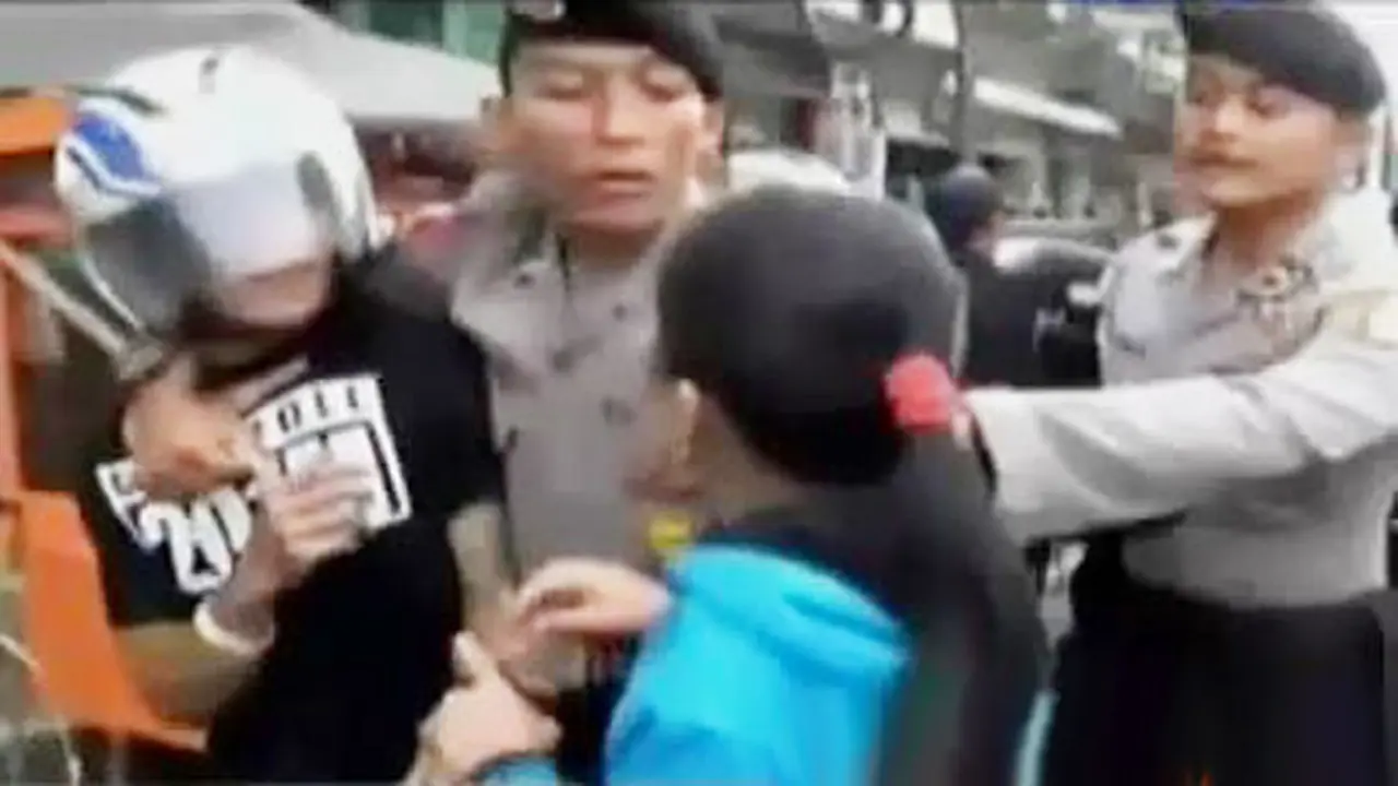 Penertiban PKL di Garut hingga Perempuan Dilindas Mobil