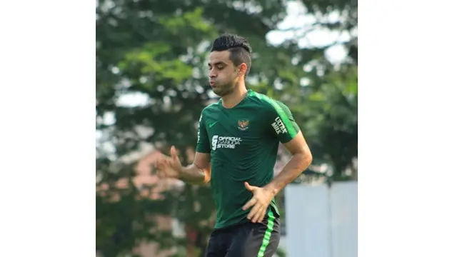7 Potret Otavio Dutra saat Jalani Latihan, Stoper Persebaya yang Masuk Timnas