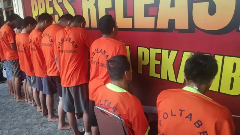 10 tahanan Polsek Rumbai yang melarikan diri saat dihadirkan di Polresta Pekanbaru.